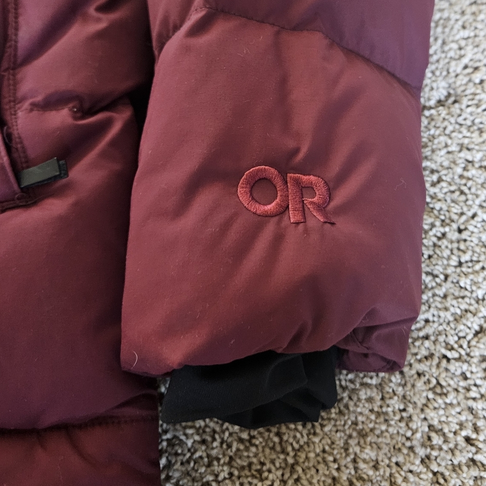Outdoor Research Women's Coze 700 Puffer Jacket with Hood - Picture 3 of 9